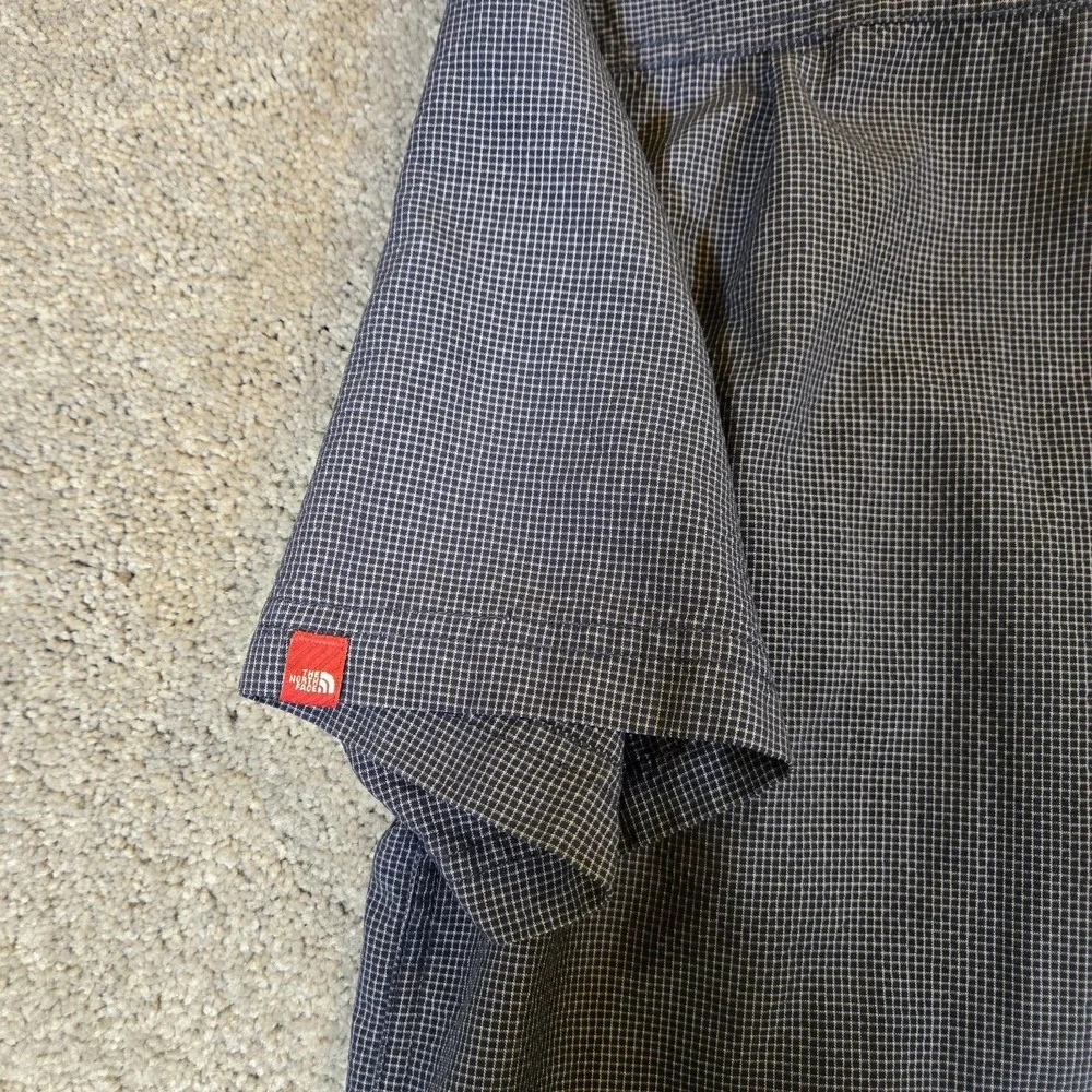 The North Face‎ Short Sleeve Collared Button Up Outdoor Shirt Medium Mens Blue